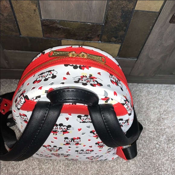 Mickey & Minnie In Love Valentines LF - Picture 4 of 7